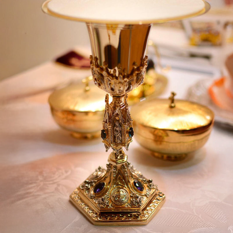 Cálice Virtudes em banho misto de ouro e níquel