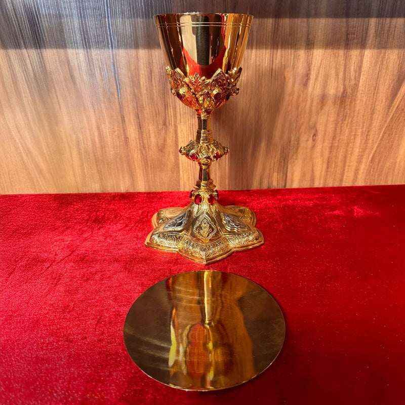 Cálice Notre-Dame banhado a ouro