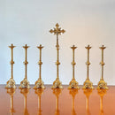Conjunto de Castiçais Espirais com Cruz banhado a ouro (7 Peças)