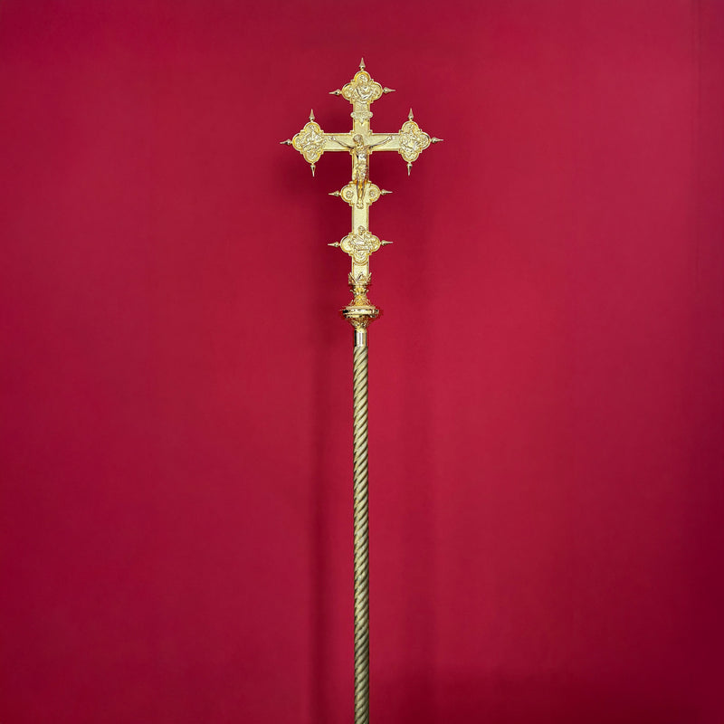 Cruz Processional Vaticana banhada a ouro - haste espiral