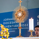 Ostensório Catedral com Pedras banhado a ouro