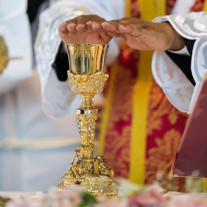 Cálice Romano com Grade em banho misto de ouro e níquel