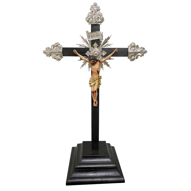 Crucifixo 80cm com Base Ornado com Metal banhado a níquel