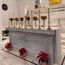 Conjunto de Castiçais Ovais com Cruz banhado a ouro (7 Peças)