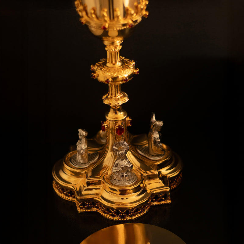 Cálice Vaticano banhado a ouro