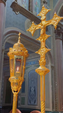 Cruz Processional Vaticana banhada a ouro - haste espiral