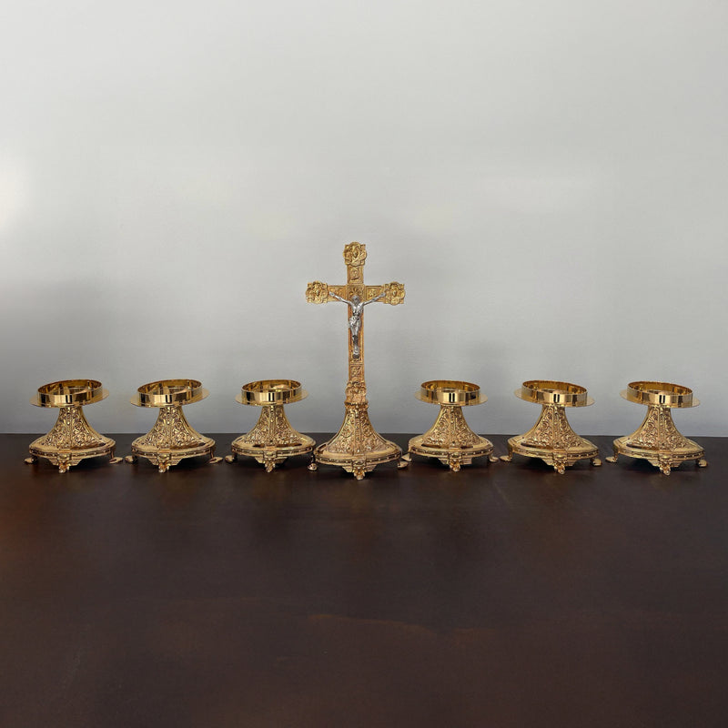 Conjunto de Castiçais Ovais para Donzela com Cruz banhado a ouro (7 Peças)