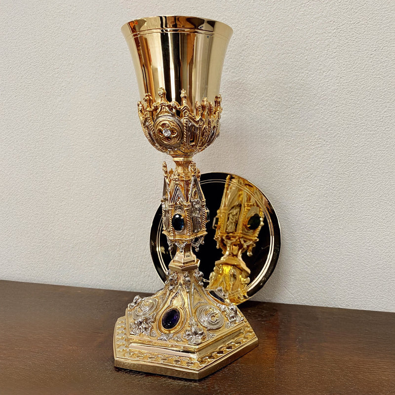 Cálice Virtudes em banho misto de ouro e níquel