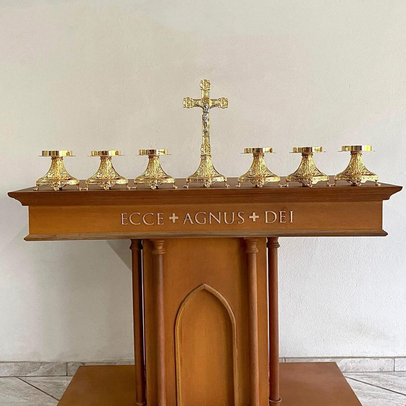 Conjunto de Castiçais Ovais para Donzela com Cruz banhado a ouro (7 Peças)