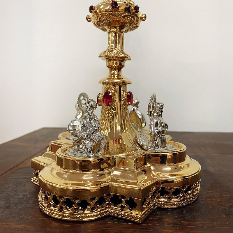 Cálice Vaticano banhado a ouro