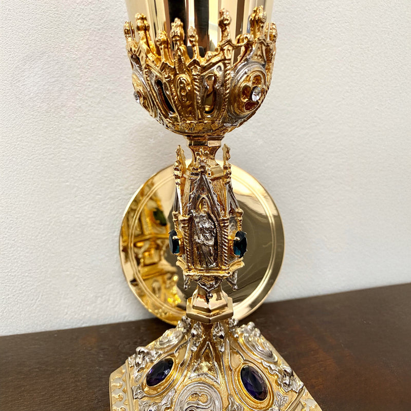 Cálice Virtudes em banho misto de ouro e níquel